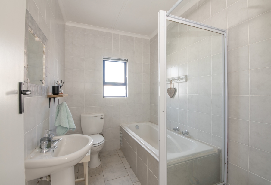 5 Bedroom Property for Sale in Bettys Bay Western Cape